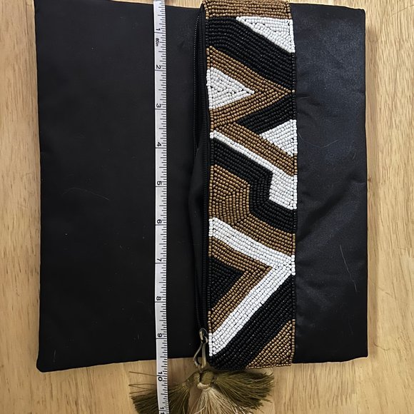 Beaded Envelope clutch with matching earrings NWOT - Picture 2 of 3